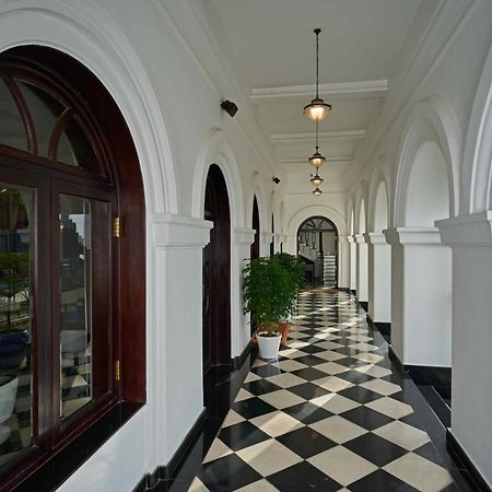 The Old Court House By Abad Hotel Fort Kochi Exterior photo