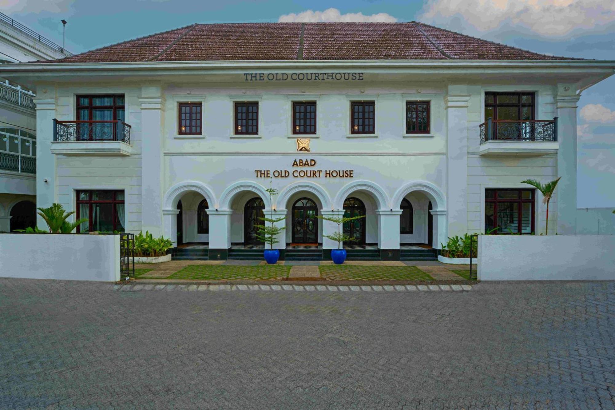 The Old Court House By Abad Hotel Fort Kochi Exterior photo